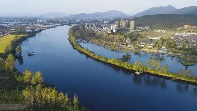 洋房裝修效果圖_洋房一樓院子裝修效果圖片_自助餐廳裝修效果工業(yè)風圖